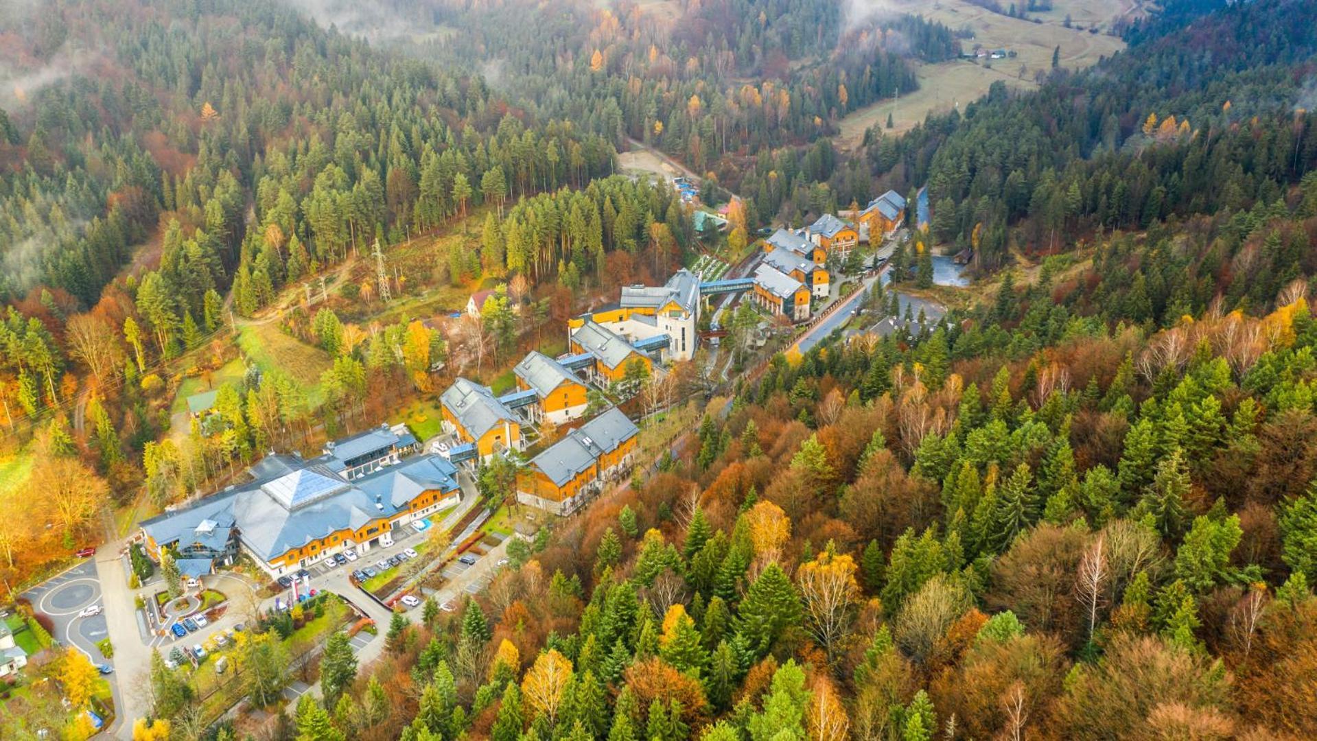 Hotel Czarny Potok Resort Spa & Conference Крыница-Здруй Экстерьер фото
